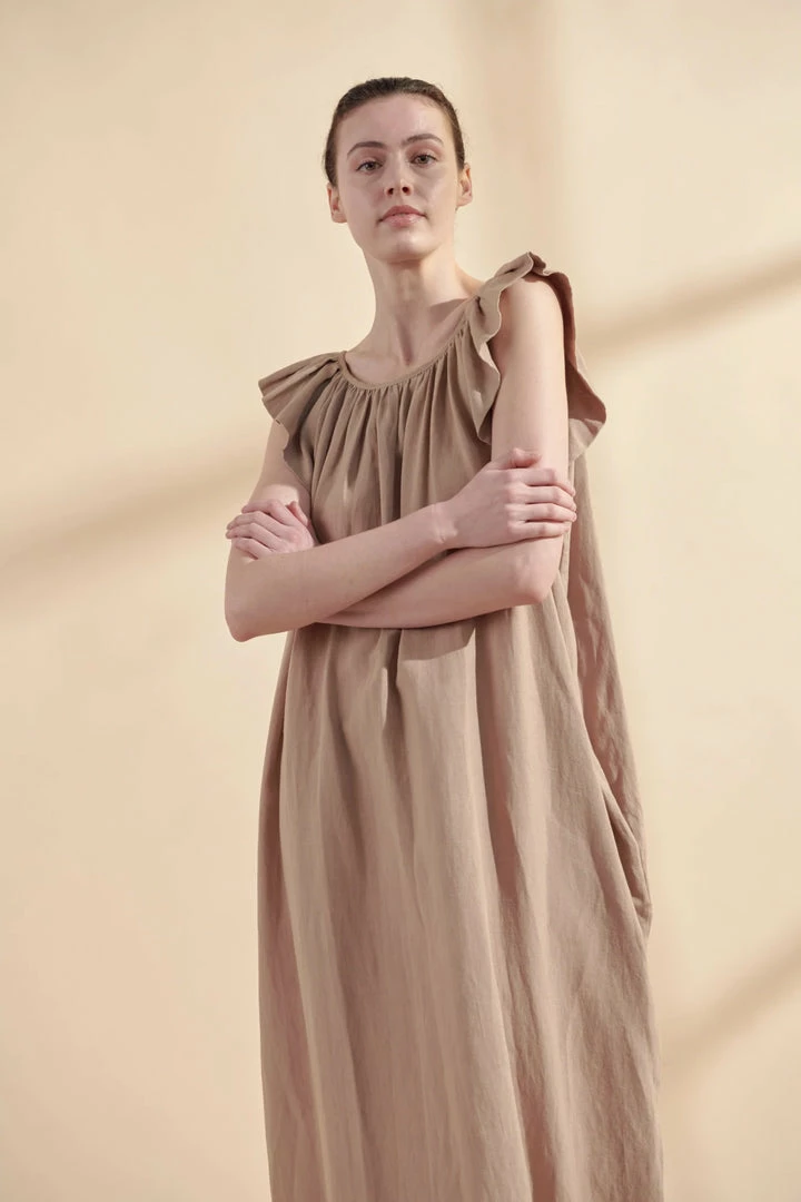 Amente NEW ARRIVALS Ruffle Short Sleeve Back Tie Midi Dress: Mocha 8 Amente NEW ARRIVALS Ruffle Short Sleeve Back Tie Midi Dress: Mocha