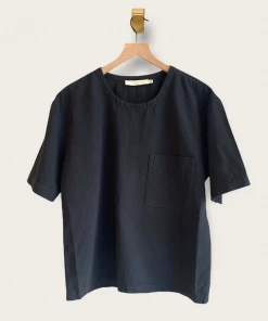 Szeki Signature Unisex Pocket Tee: Canvas Black Clothing