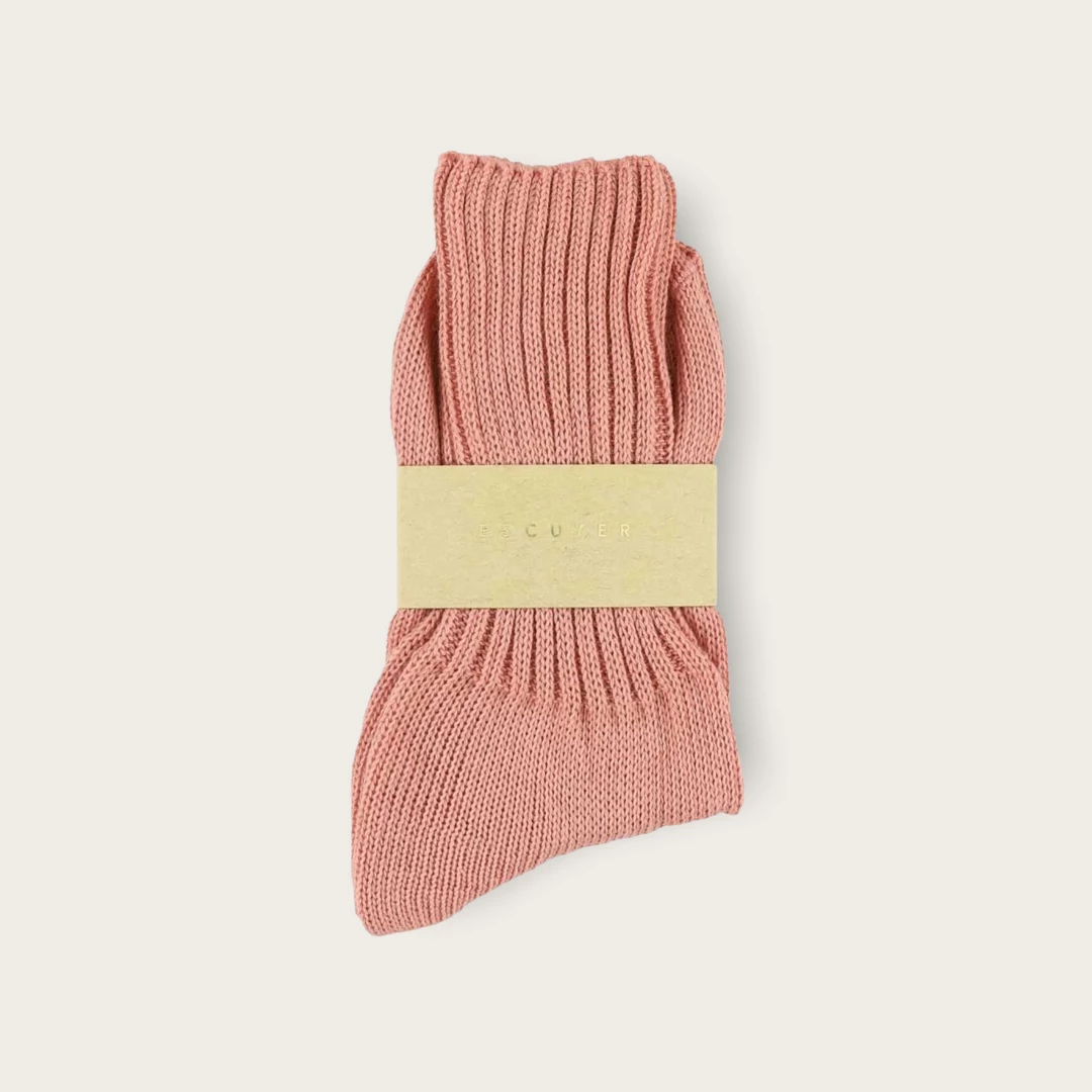 Escuyer Accessories Crew Socks: Pink 3 Escuyer Accessories Crew Socks: Pink