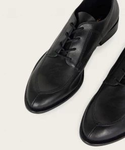 Intentionally _. Saint Black